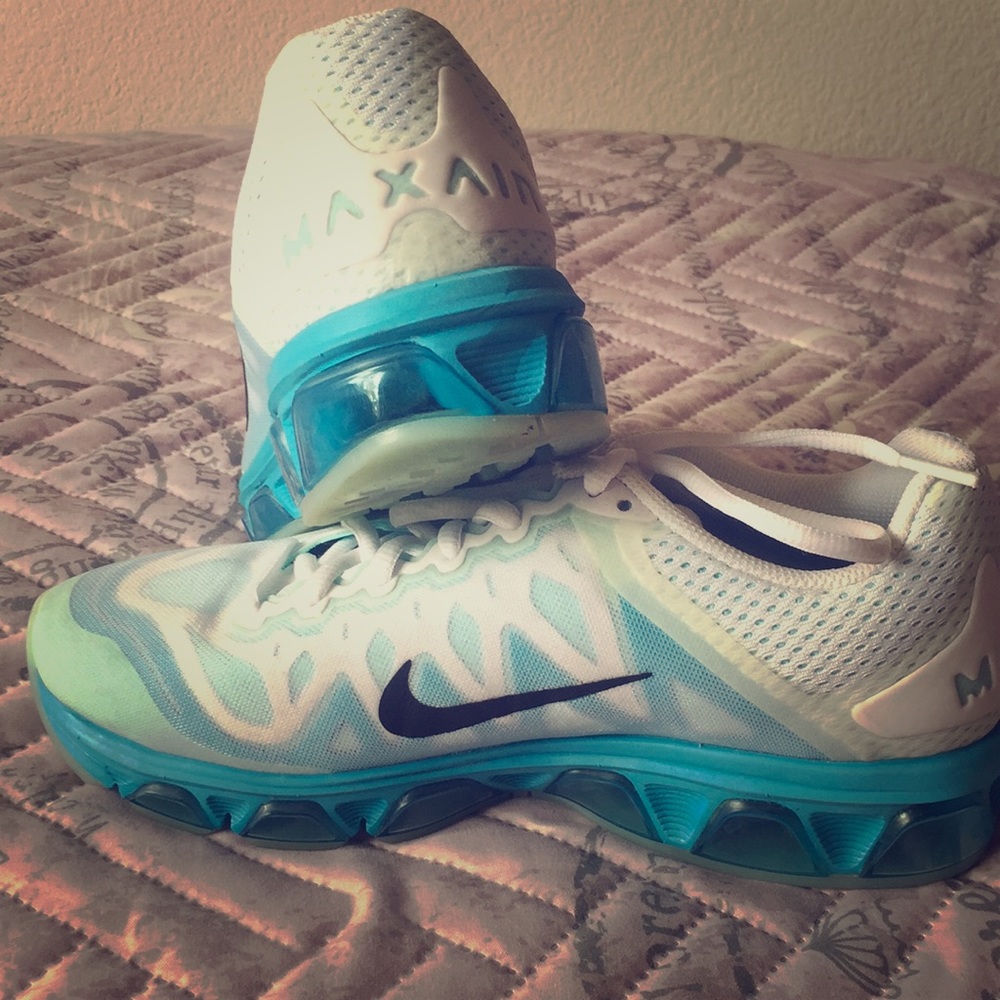 Nike tailwind 7